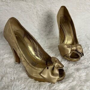 Coach Women’s 8.5 Gold Peep Toe Bow Platform High Heel Pumps Fairy Prom Wedding